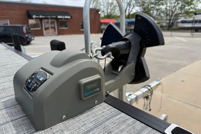 Slide: The Image of Electric anchor winch on a 2022 Starcraft SLS 3 boat, parked in a lot. - 39