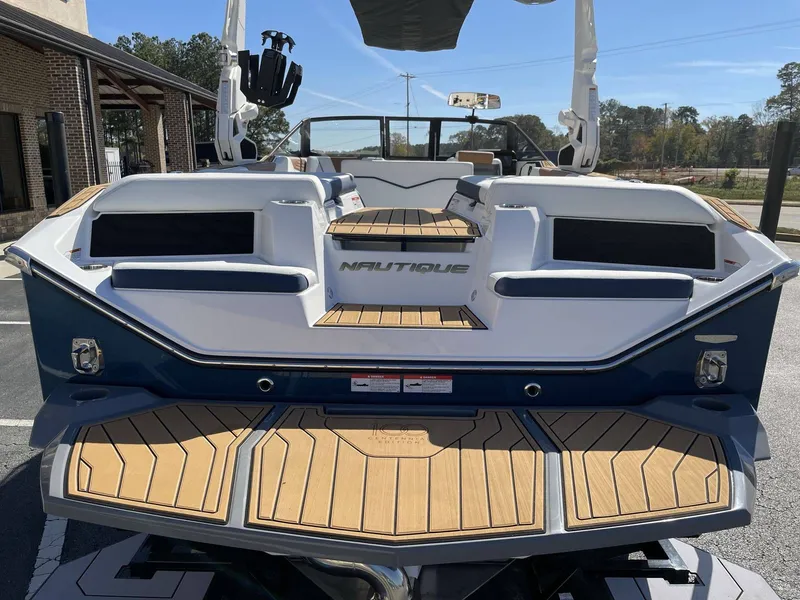 Slide: The Image of Nautique Super Air Nautique S23 2025 - 24