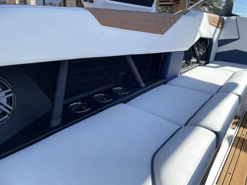 Slide: The Image of Nautique Super Air Nautique S23 2025 - 27