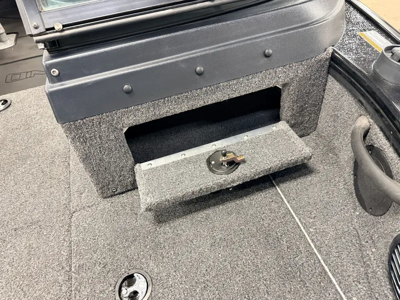 Slide: The Image of Lund 1875 Pro-V & 200HP Mercury ProXS - $49,995 2022 - 17