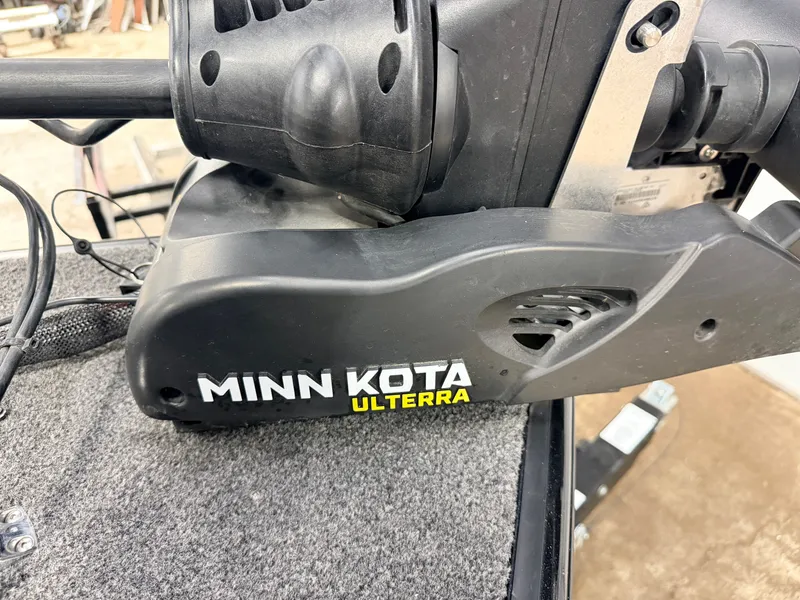 Slide: The Image of Lund 1875 Pro-V & 200HP Mercury ProXS - $49,995 2022 - 21