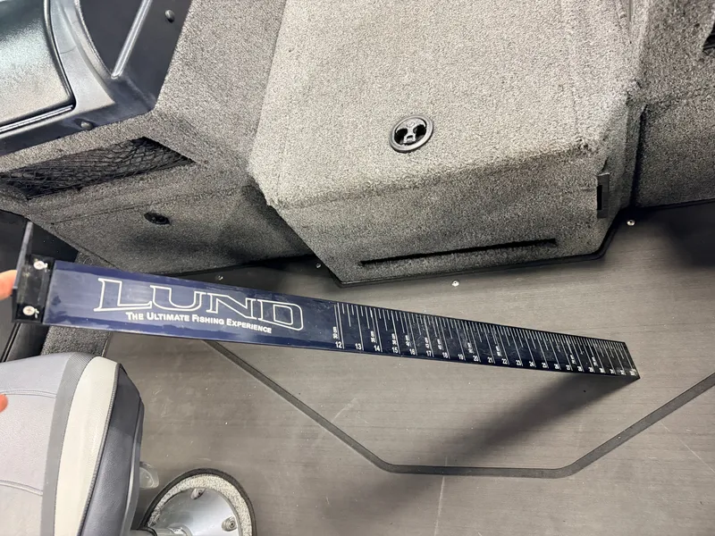 Slide: The Image of Lund 1875 Pro-V & 200HP Mercury ProXS - $49,995 2022 - 28