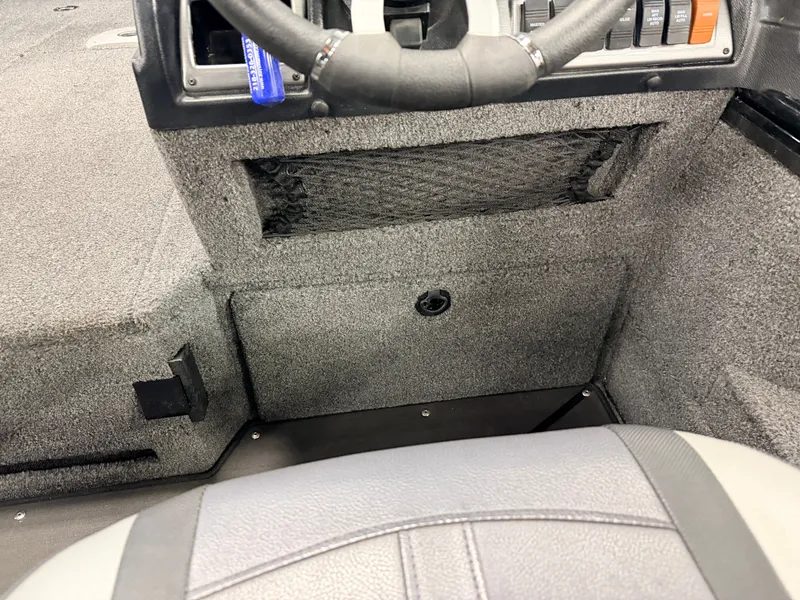 Slide: The Image of Lund 1875 Pro-V & 200HP Mercury ProXS - $49,995 2022 - 34