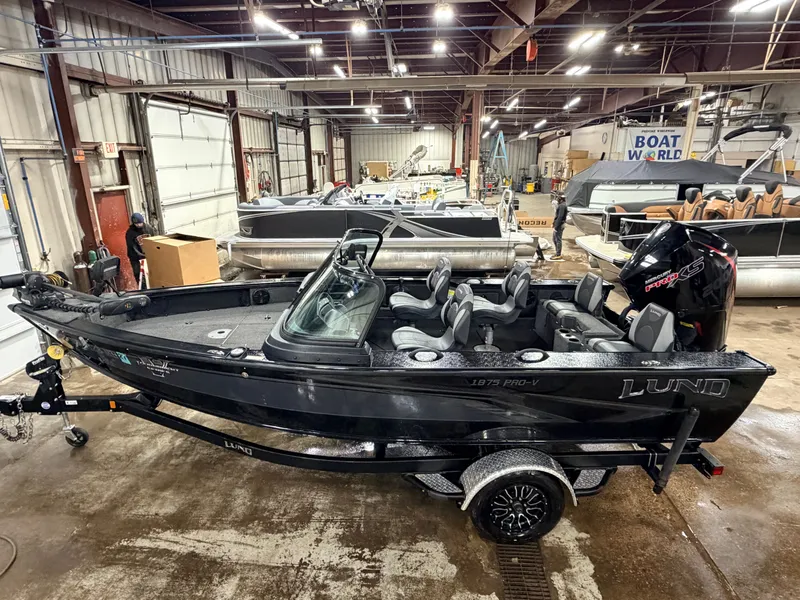 Slide: The Image of Lund 1875 Pro-V & 200HP Mercury ProXS - $49,995 2022 - 4