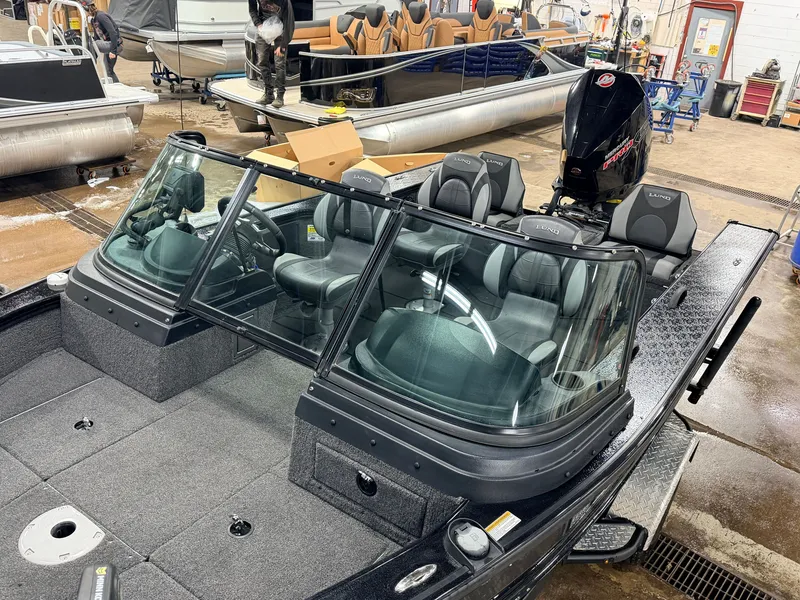 Slide: The Image of Lund 1875 Pro-V & 200HP Mercury ProXS - $49,995 2022 - 43