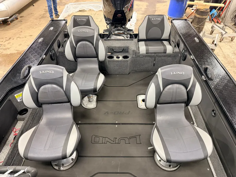 Slide: The Image of Lund 1875 Pro-V & 200HP Mercury ProXS - $49,995 2022 - 5