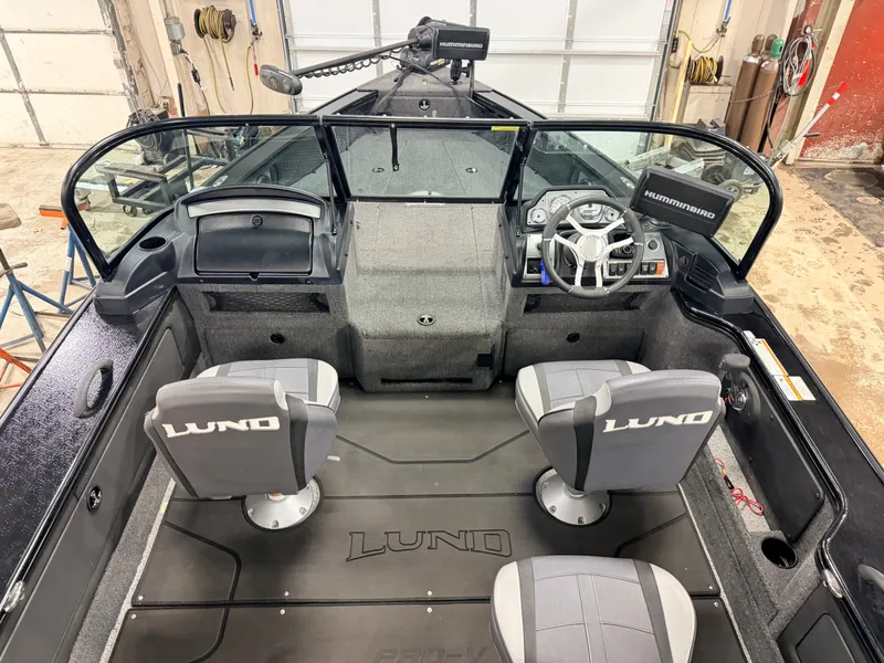 Slide: The Image of Lund 1875 Pro-V & 200HP Mercury ProXS - $49,995 2022 - 6