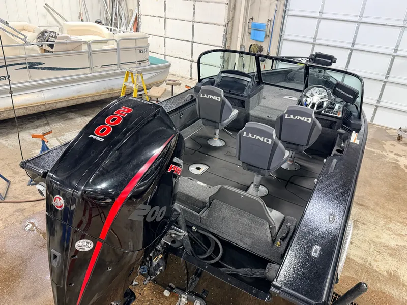 Slide: The Image of Lund 1875 Pro-V & 200HP Mercury ProXS - $49,995 2022 - 7