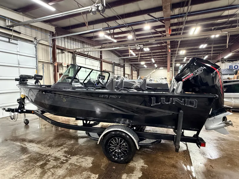 Slide: The Image of Lund 1875 Pro-V & 200HP Mercury ProXS - $49,995 2022 - 71