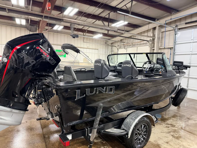 Slide: The Image of Lund 1875 Pro-V & 200HP Mercury ProXS - $49,995 2022 - 74