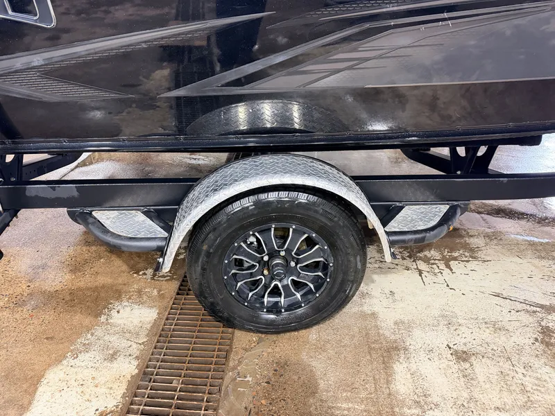 Slide: The Image of Lund 1875 Pro-V & 200HP Mercury ProXS - $49,995 2022 - 85