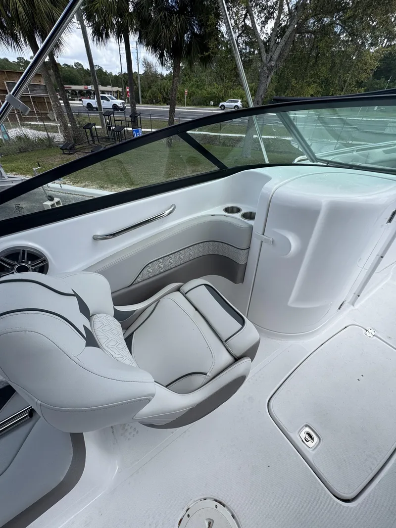 Slide: The Image of Hurricane SunDeck 2400 OB 2026 - 11