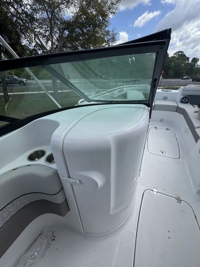 Slide: The Image of Hurricane SunDeck 2400 OB 2026 - 13