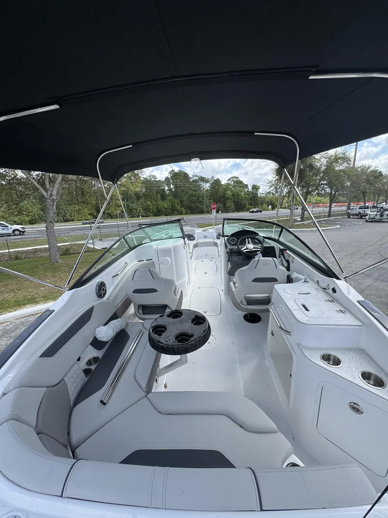 Slide: The Image of Hurricane SunDeck 2400 OB 2026 - 15