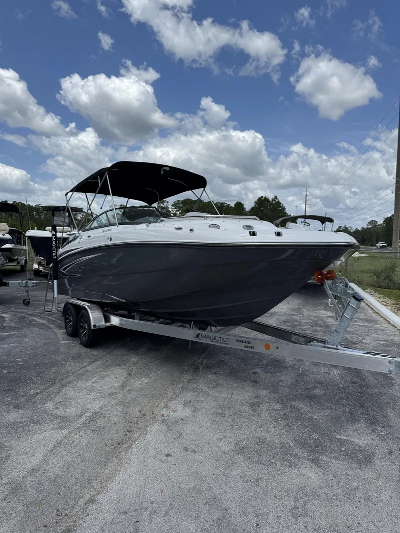 Slide: The Image of Hurricane SunDeck 2400 OB 2026 - 16