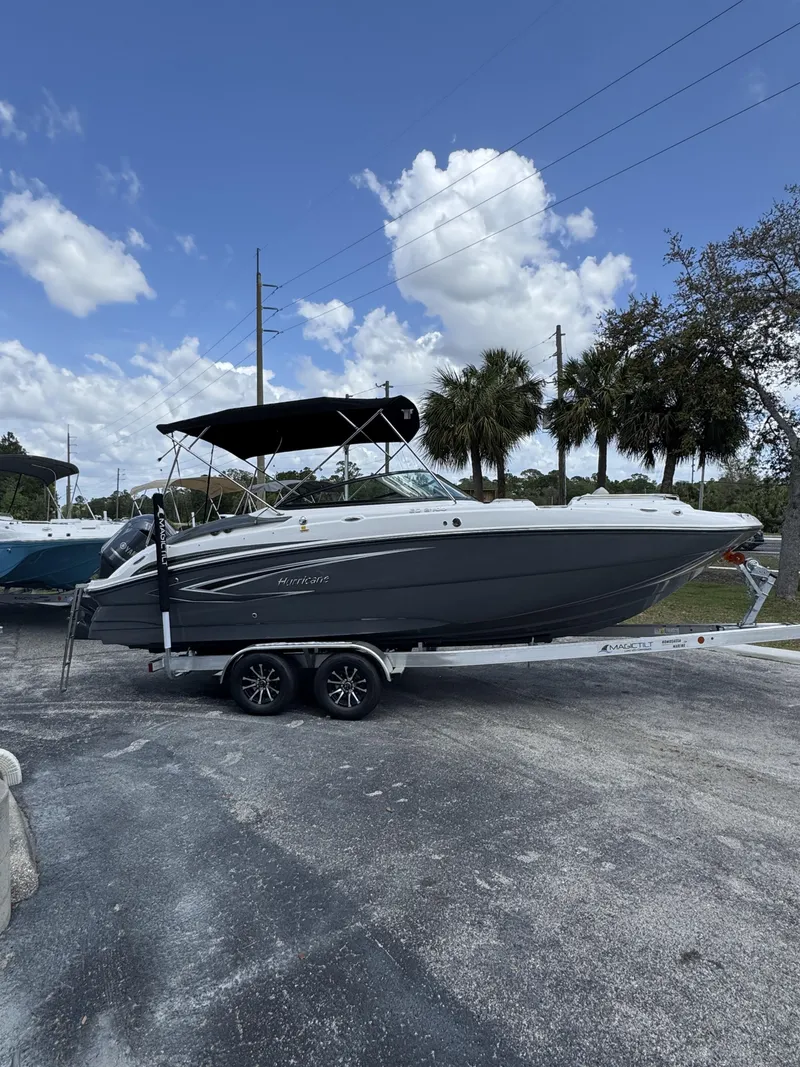 Slide: The Image of Hurricane SunDeck 2400 OB 2026 - 17