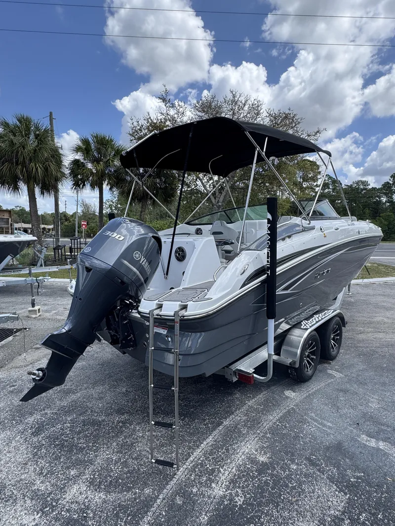 Slide: The Image of Hurricane SunDeck 2400 OB 2026 - 18