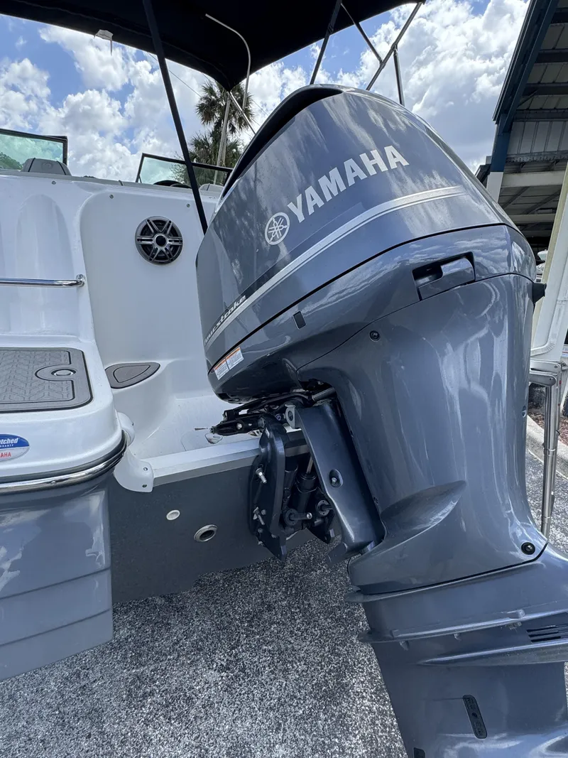 Slide: The Image of Hurricane SunDeck 2400 OB 2026 - 2