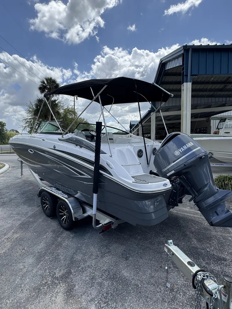 Slide: The Image of Hurricane SunDeck 2400 OB 2026 - 21