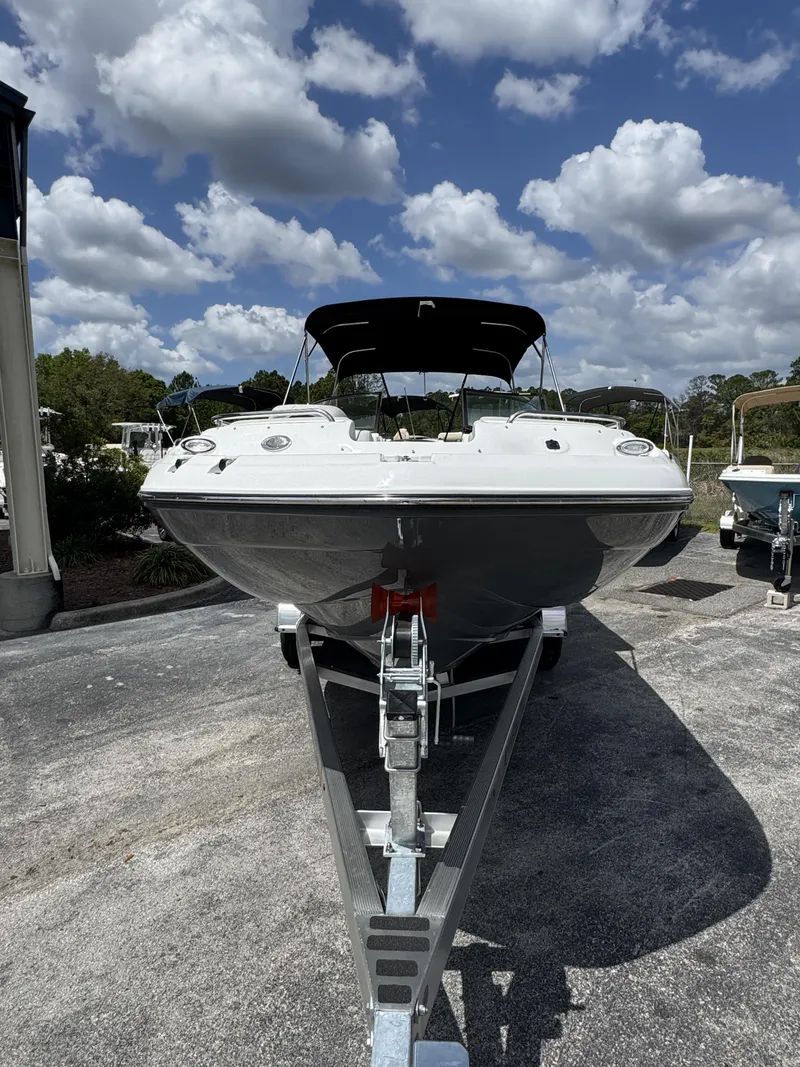 Slide: The Image of Hurricane SunDeck 2400 OB 2026 - 24