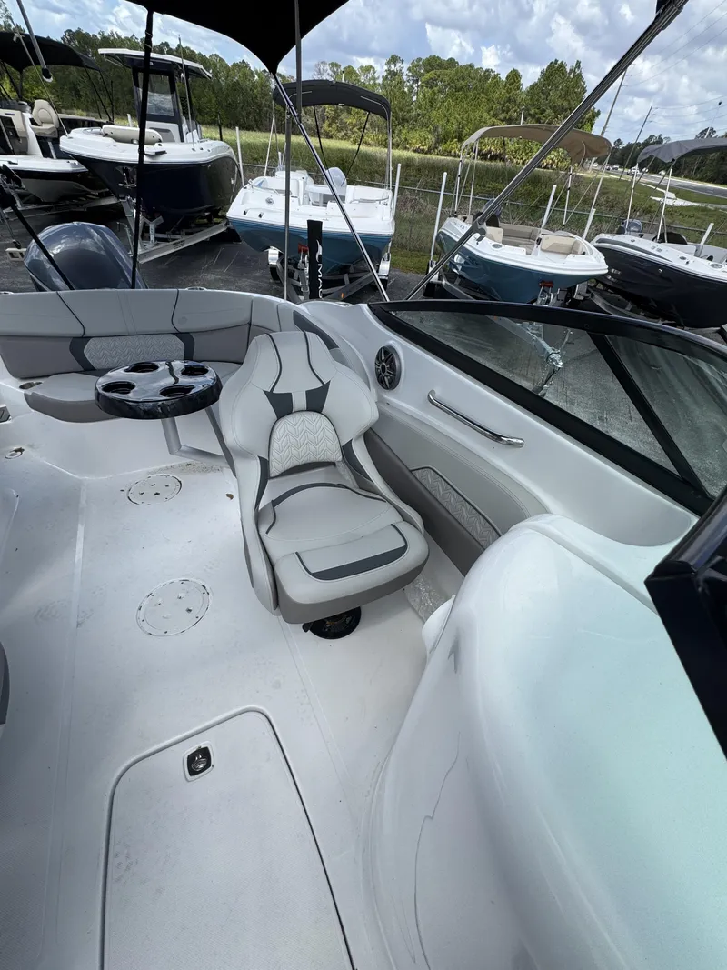 Slide: The Image of Hurricane SunDeck 2400 OB 2026 - 26