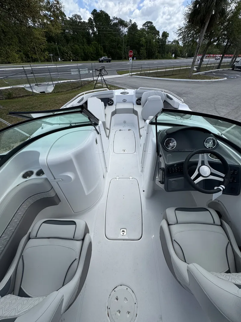 Slide: The Image of Hurricane SunDeck 2400 OB 2026 - 4