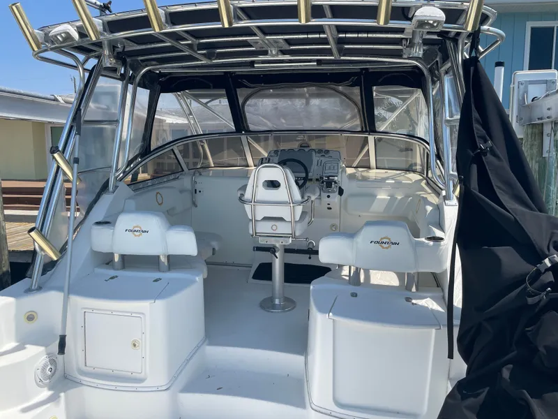 Slide: The Image of Interior view of a 2006 Fountain 33 Sport Fisherman boat. - 25