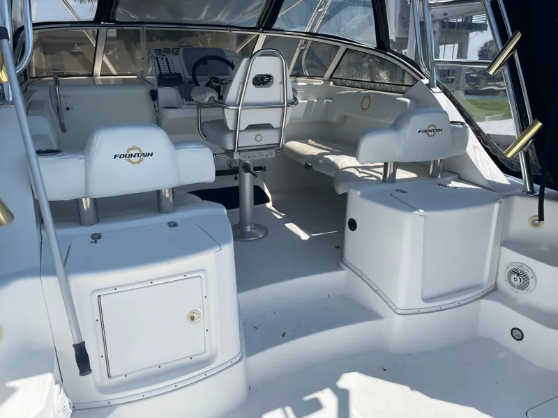 Slide: The Image of Interior of a 2006 Fountain 33 Sport Fisherman boat. - 26