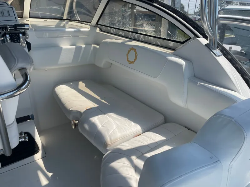 Slide: The Image of Interior of a 2006 Fountain 33 Sport Fisherman boat. - 30