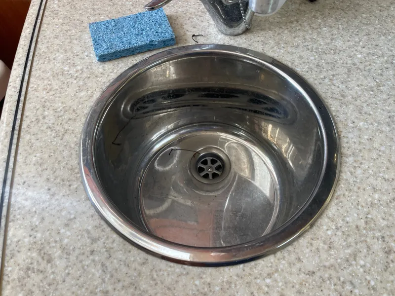 Slide: The Image of Fountain 33 Sport Fisherman 2006 - 54