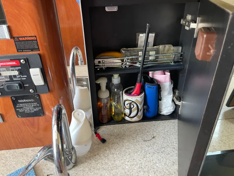 Slide: The Image of Fountain 33 Sport Fisherman 2006 - 55