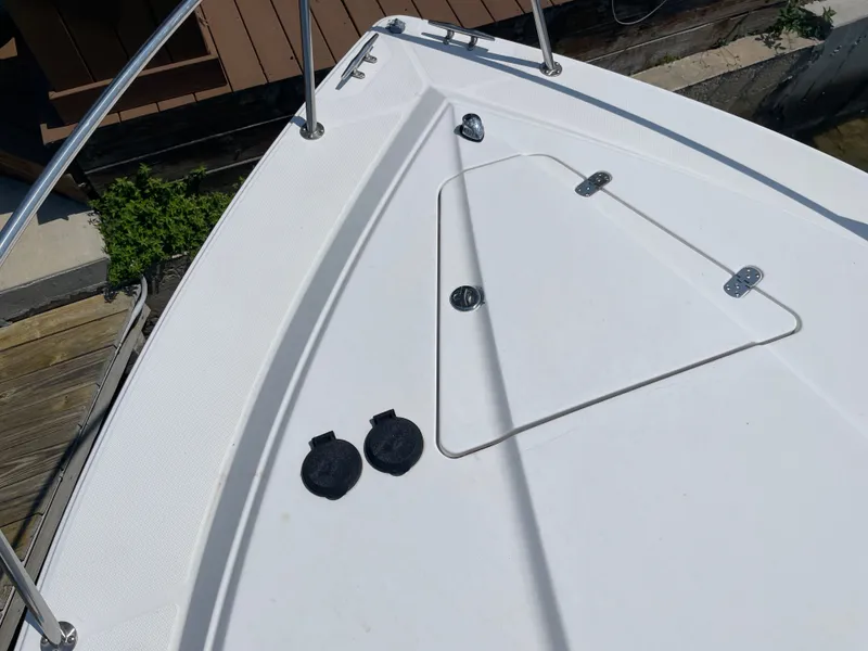 Slide: The Image of Fountain 33 Sport Fisherman 2006 - 70