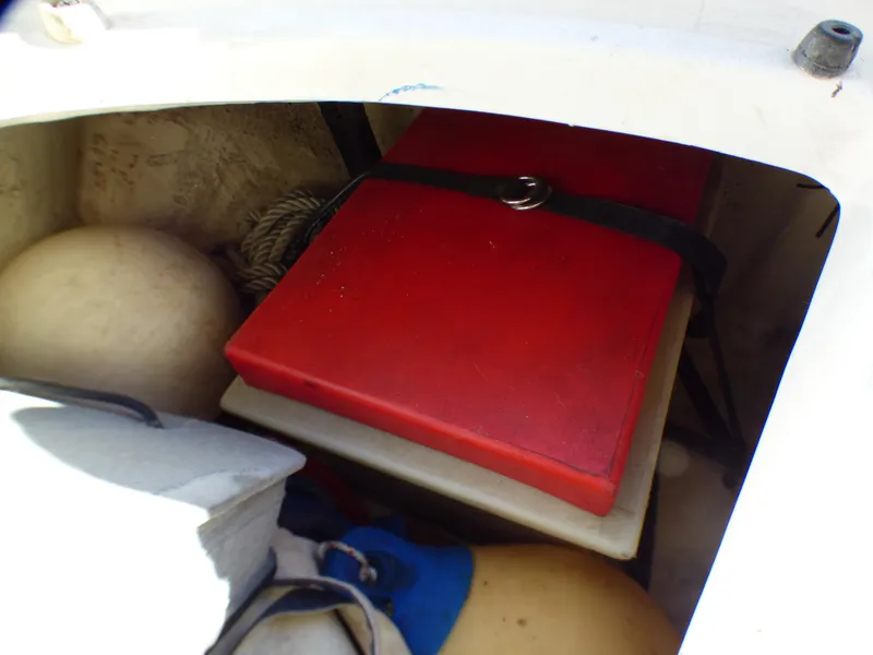 Slide: The Image of Hunter 34 1998 - 50