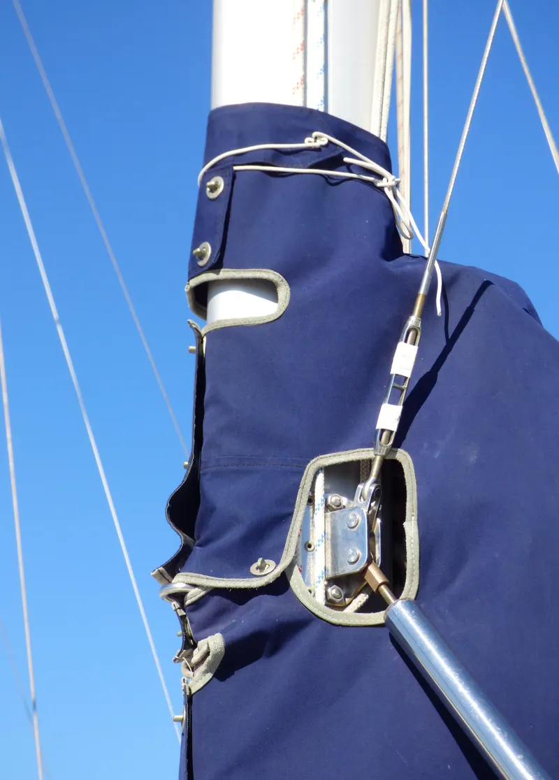 Slide: The Image of Hunter 34 1998 - 55