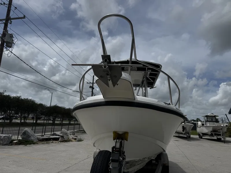 Slide: The Image of Boston Whaler 230 Outrage 2001 - 11