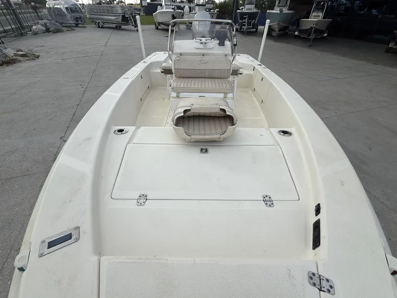 Slide: The Image of Scout 192 Sportfish 2000 on a parking lot, front view. - 6