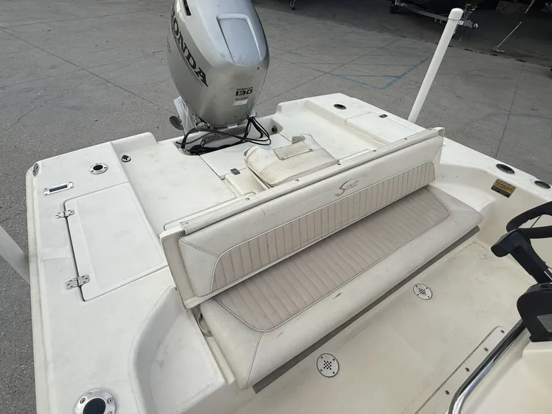 Slide: The Image of Scout 192 Sportfish 2000 with Honda 130 engine, rear seating view. - 8