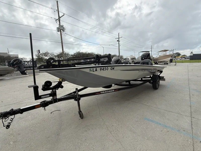 Slide: The Image of Tracker Pro Team 190 2022 - 11