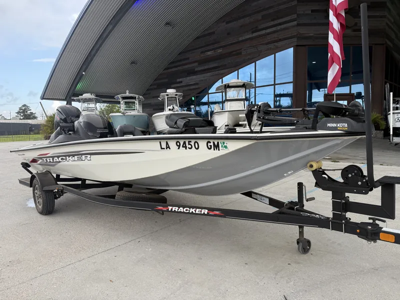 Slide: The Image of Tracker Pro Team 190 2022 - 6