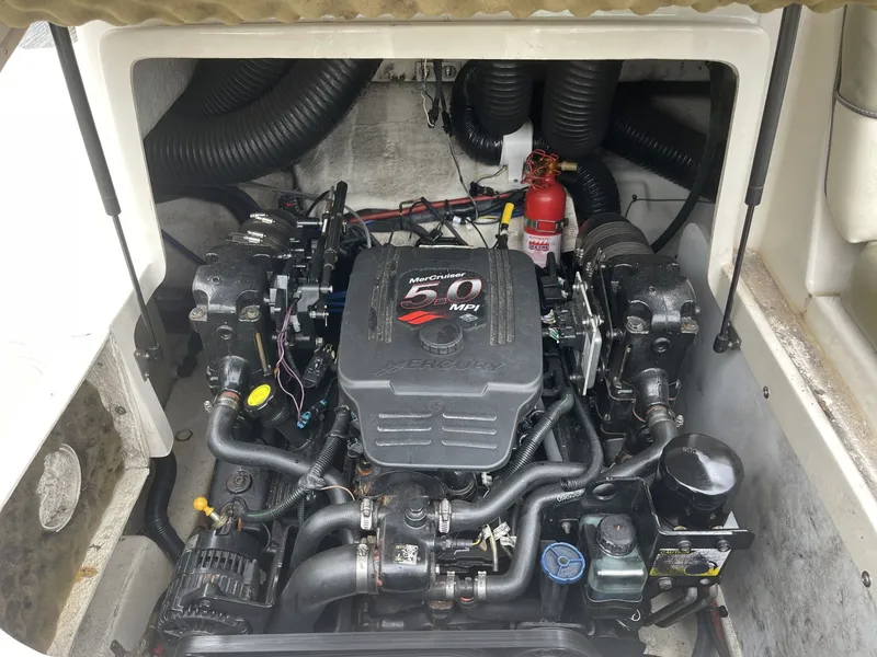 Slide: The Image of Sea Ray 220 Sundeck 2005 - 12