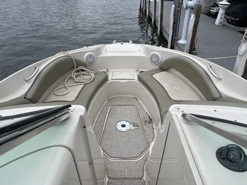 Slide: The Image of Sea Ray 220 Sundeck 2005 - 13