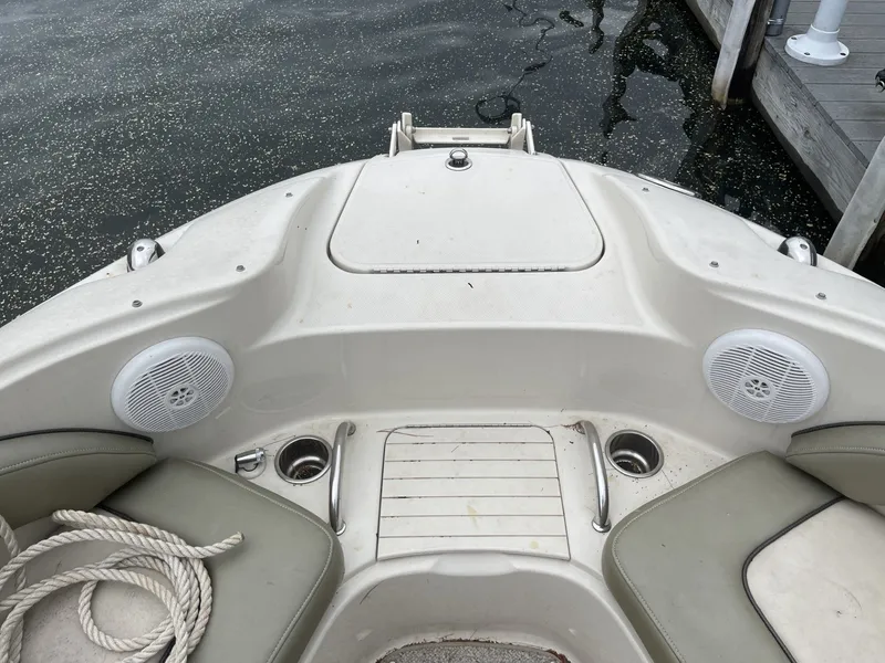 Slide: The Image of Sea Ray 220 Sundeck 2005 - 4