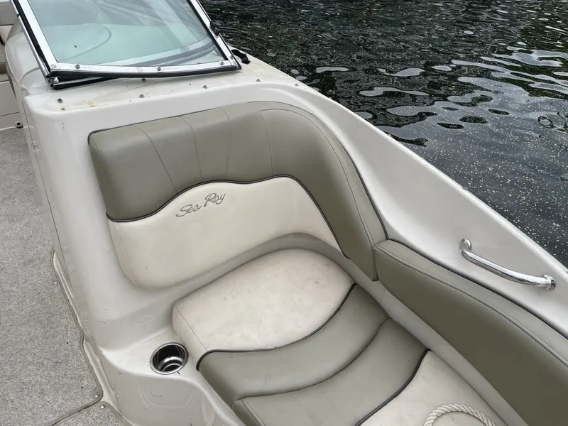 Slide: The Image of Sea Ray 220 Sundeck 2005 - 5