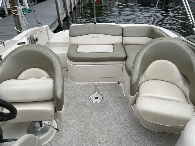 Slide: The Image of Sea Ray 220 Sundeck 2005 - 6