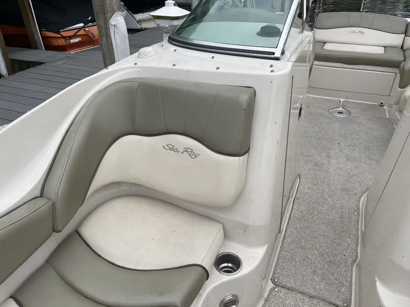 Slide: The Image of Sea Ray 220 Sundeck 2005 - 8