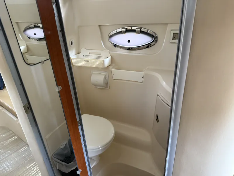 Slide: The Image of Regal 2565 Window Express 2007 - 14