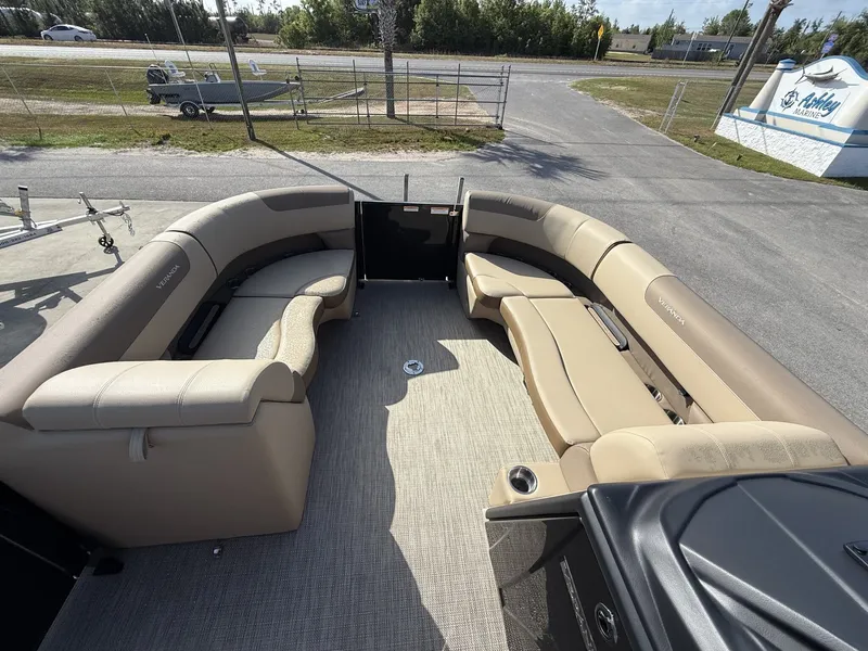 Slide: The Image of Veranda Relax Series 175HP-TRITOON 2026 - 13