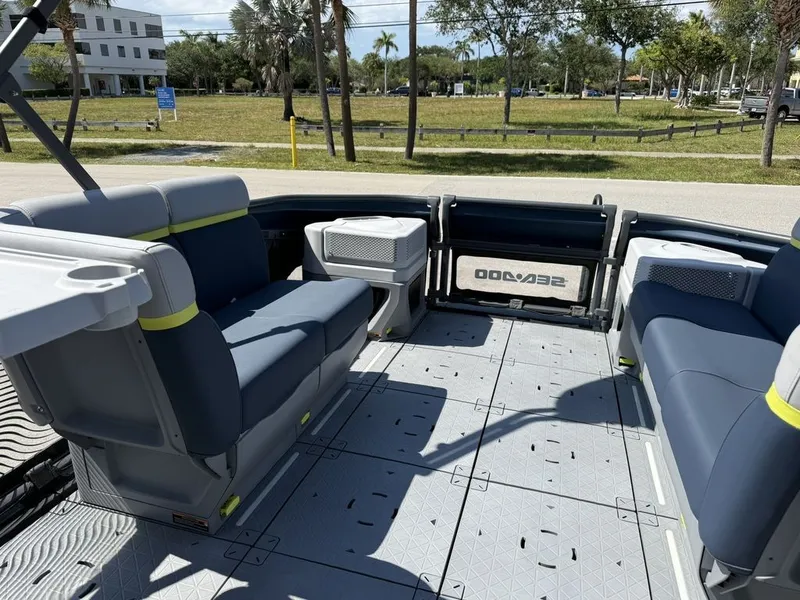 Slide: The Image of Sea-Doo Switch Cruise Limited 21 2025 - 19