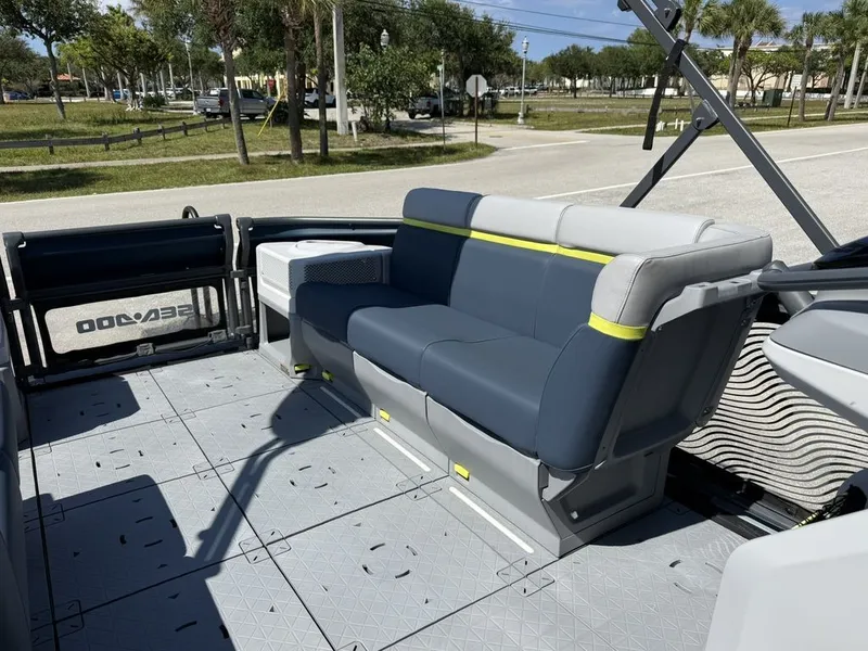 Slide: The Image of Sea-Doo Switch Cruise Limited 21 2025 - 20