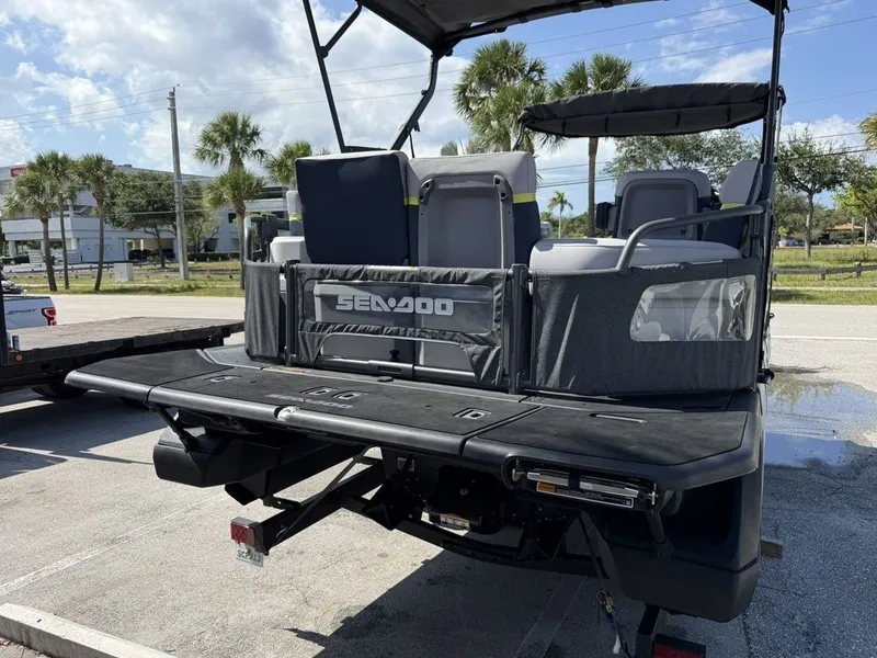 Slide: The Image of Sea-Doo Switch Cruise Limited 21 2025 - 4